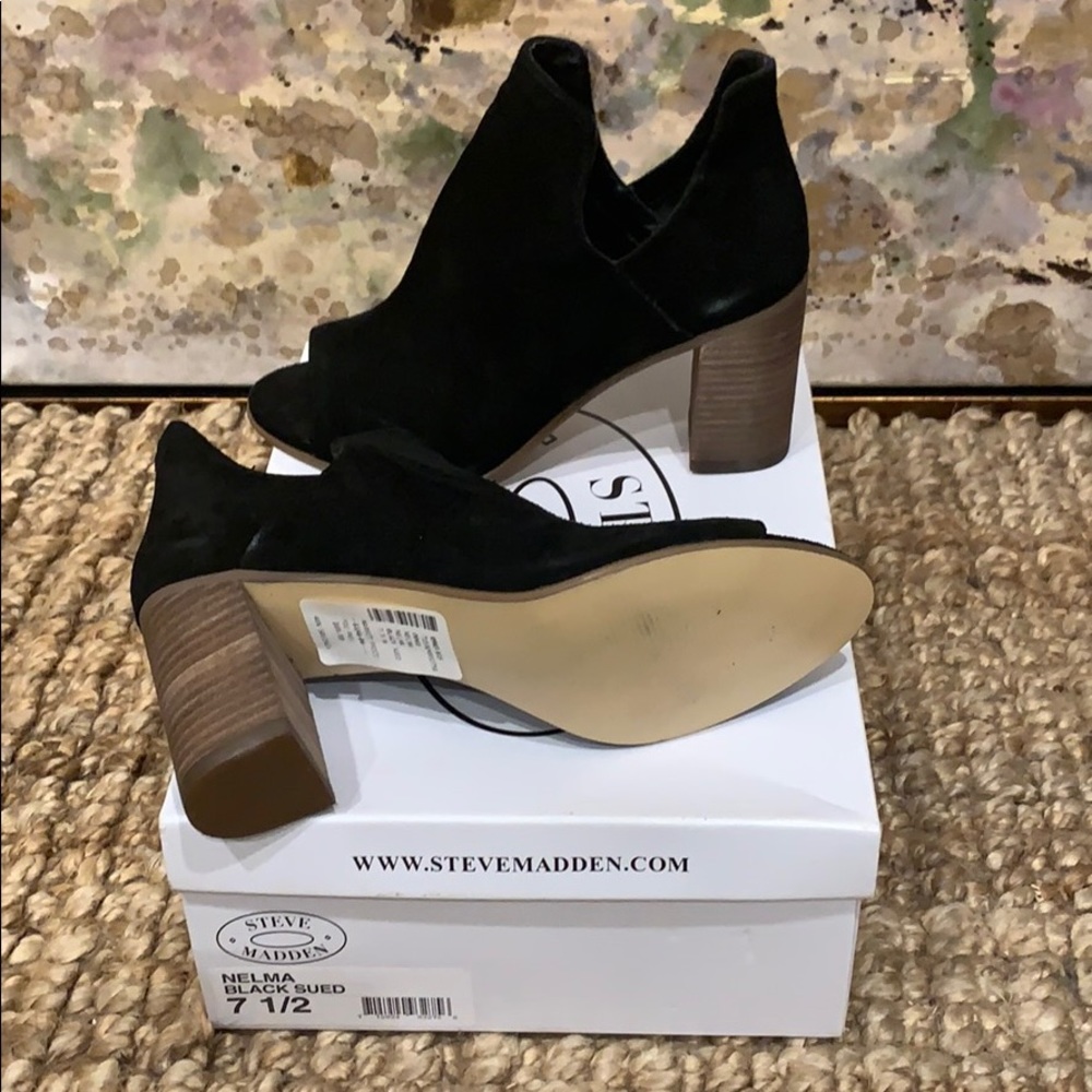 Black suede open toe booties. Steve Madden. Sz 7.5